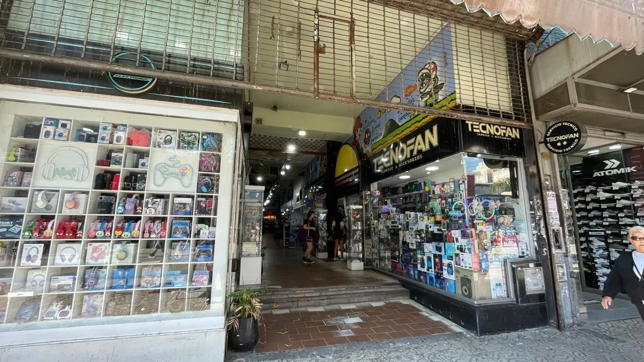 AV. 9 DE JULIO (galeria LOCAL 8) 1250 LOCAL 8
